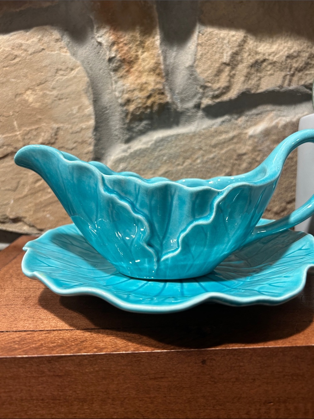 Turquoise Glossy Leaf-Shaped Gravy Boat & Saucer Metlox MCM Cottage Core